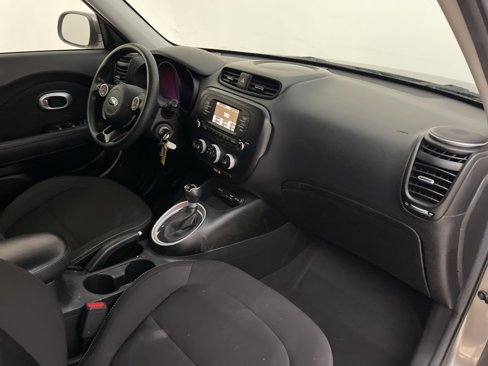 Used 2018 Kia Soul image 38