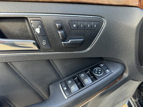 Used 2011 Mercedes-Benz E 350 Sedan image 31