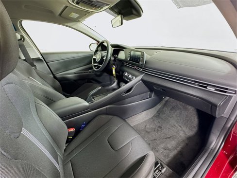 New 2025 Hyundai Elantra SE image 12