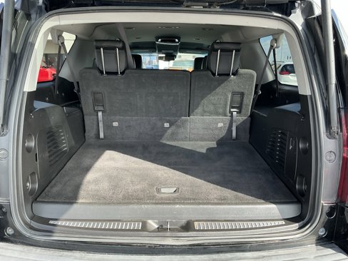 Used 2017 Chevrolet Suburban LT image 21