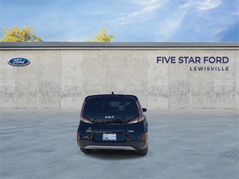 Used 2025 Kia Soul EX image 3