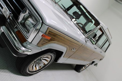 Used 1986 Jeep Grand Wagoneer image 12