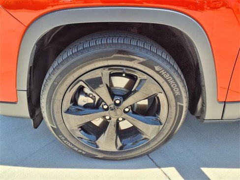 Used 2021 Jeep Cherokee Latitude Plus image 10