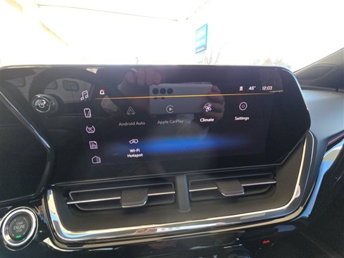 New 2025 Chevrolet Trax RS image 13