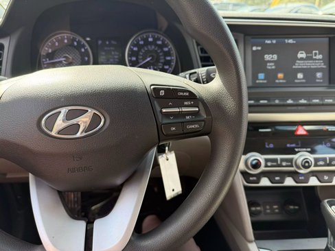 Used 2020 Hyundai Elantra SEL image 20