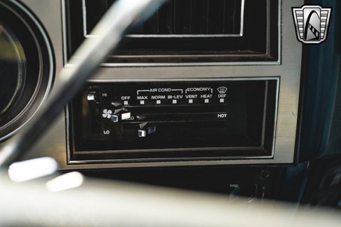 Used 1985 Chevrolet Suburban 2WD image 24