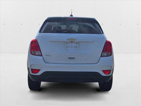 Used 2022 Chevrolet Trax LS w/ Tint and Cruise Package image 6