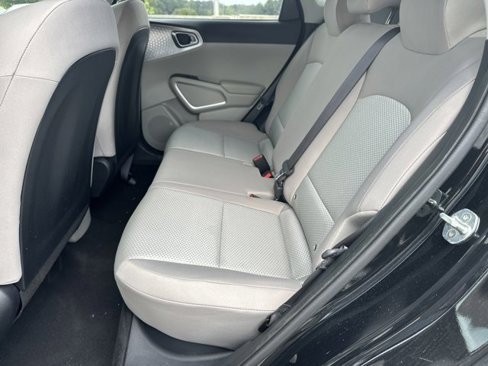 Used 2022 Kia Soul LX image 22