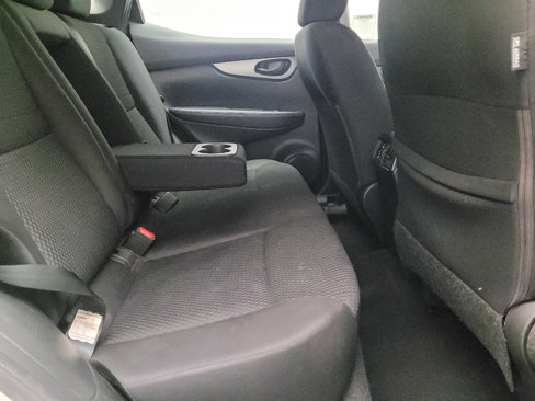 Used 2019 Nissan Rogue Sport S image 19