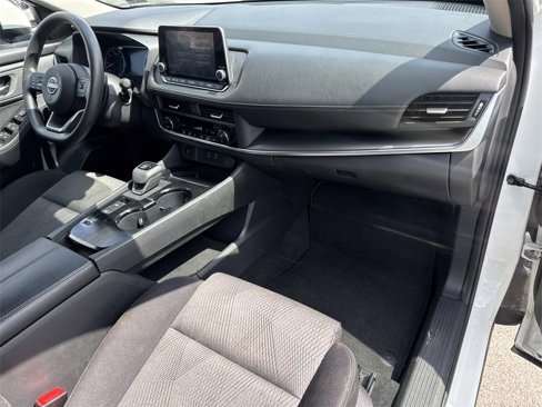 Used 2024 Nissan Rogue SV image 26