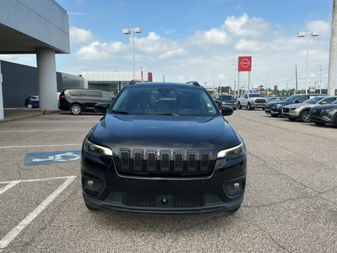 Used 2023 Jeep Cherokee Altitude Lux image 2
