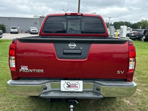 Used 2018 Nissan Frontier SV image 3