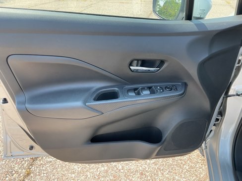 Used 2023 Nissan Versa SV image 16