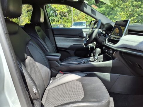 Used 2024 Jeep Compass Latitude image 5