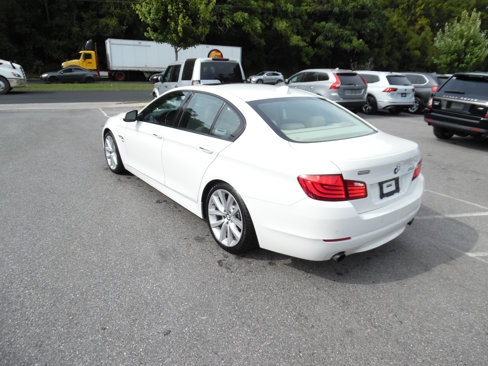 Used 2011 BMW 535i xDrive Sedan image 3