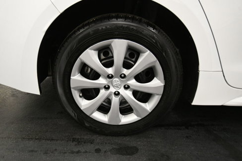 Used 2023 Toyota Corolla LE image 28