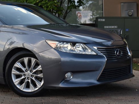 Used 2013 Lexus ES 300h image 4