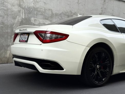 Used 2014 Maserati GranTurismo Sport image 17
