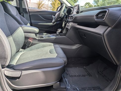 Used 2019 Hyundai Santa Fe SE image 3