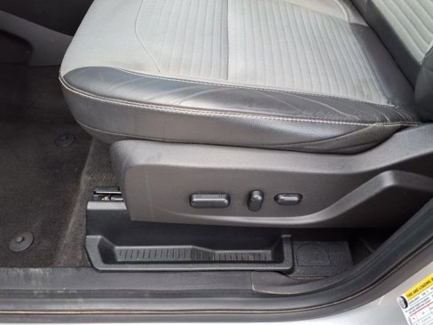 Used 2019 Ford Escape SE image 15
