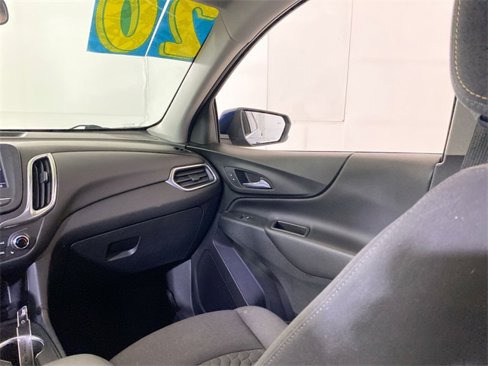 Used 2020 Chevrolet Equinox LT w/ Driver Convenience Package image 11