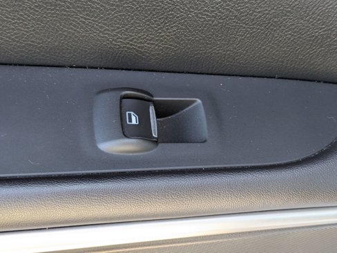 Used 2016 Lincoln MKZ w/ Equipment Group 200A Select image 29