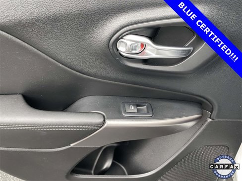 Used 2019 Jeep Cherokee Limited image 13
