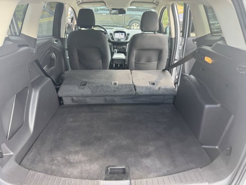 Used 2019 Ford Escape SE image 17