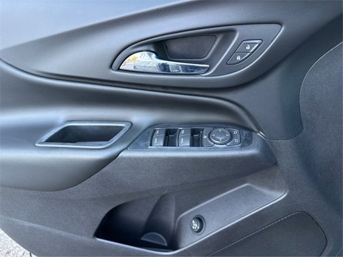 Used 2018 Chevrolet Equinox LT image 20