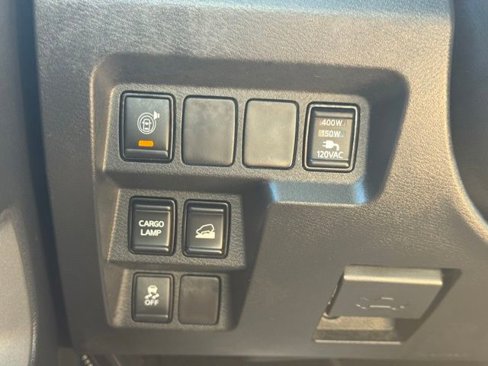 Used 2024 Nissan Frontier SV w/ Technology Package image 37