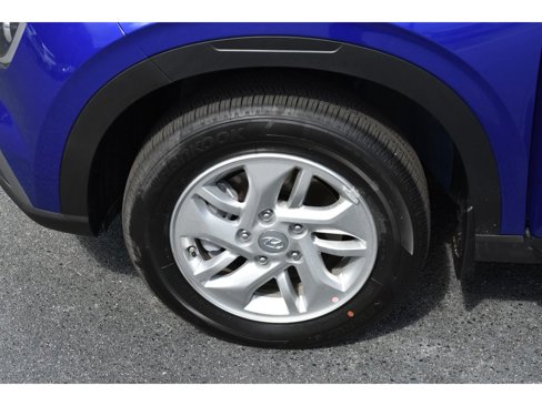 New 2025 Hyundai Venue SE image 8