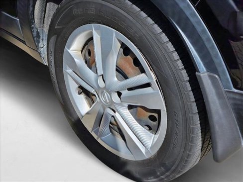 Used 2020 Nissan Kicks S image 11