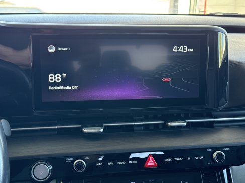 Used 2022 Kia Carnival EX image 41