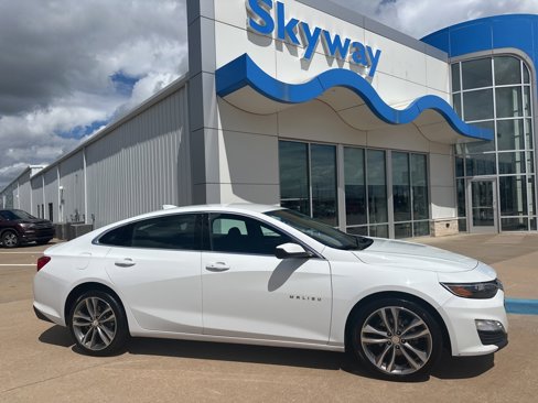 Used 2023 Chevrolet Malibu LT image 1
