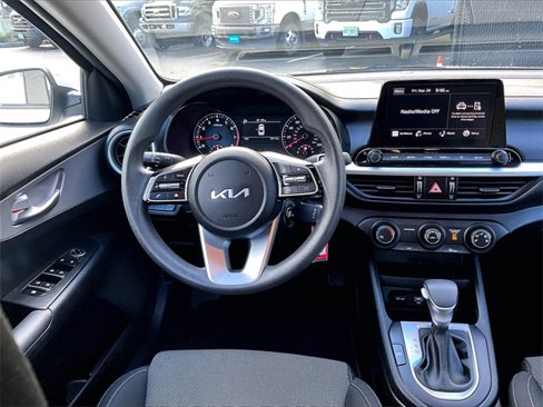 Used 2023 Kia Forte LXS image 5