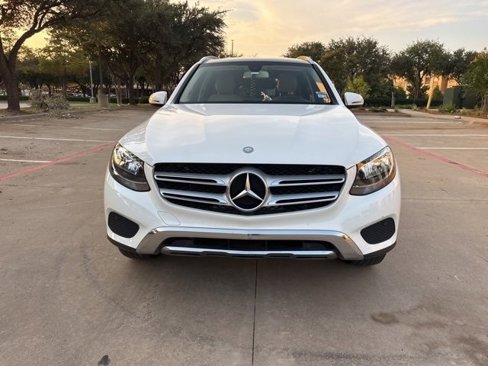 Used 2017 Mercedes-Benz GLC 300 4MATIC image 2