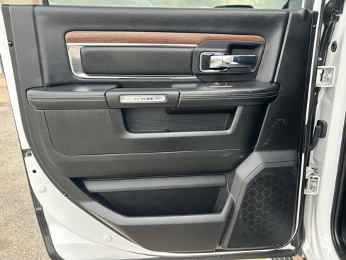 Used 2018 RAM 2500 Laramie image 16