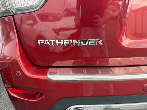 Used 2015 Nissan Pathfinder SL w/ SL Tech Package image 26