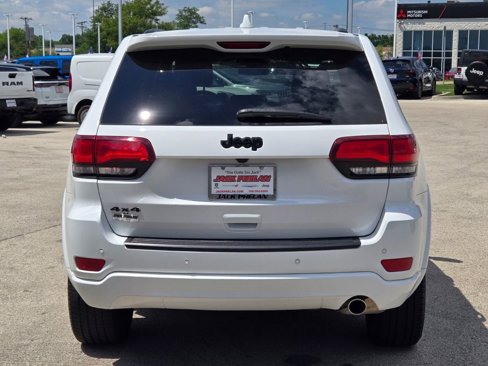 Used 2021 Jeep Grand Cherokee Laredo X image 11