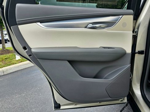 Used 2017 Cadillac XT5 Premium Luxury image 26