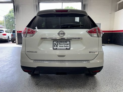 Used 2015 Nissan Rogue SV image 12