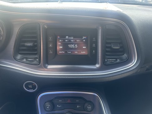 Used 2015 Dodge Challenger SXT image 8