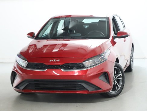 Used 2023 Kia Forte LXS w/ LXS Technology Package image 3