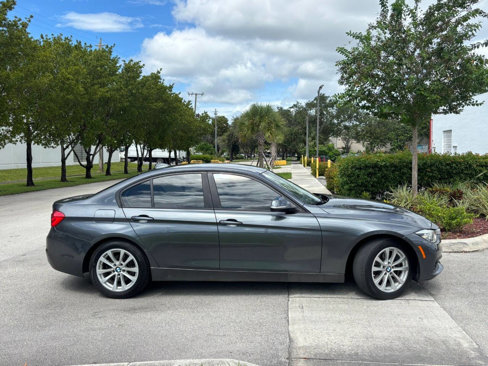 Used 2018 BMW 320i Sedan image 4