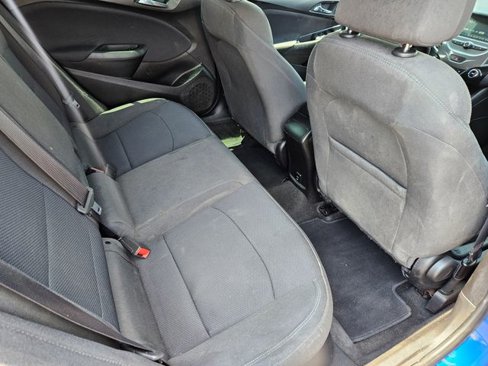 Used 2018 Chevrolet Cruze LT w/ RS Package image 11