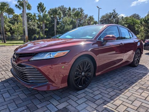 Used 2019 Toyota Camry XLE image 3