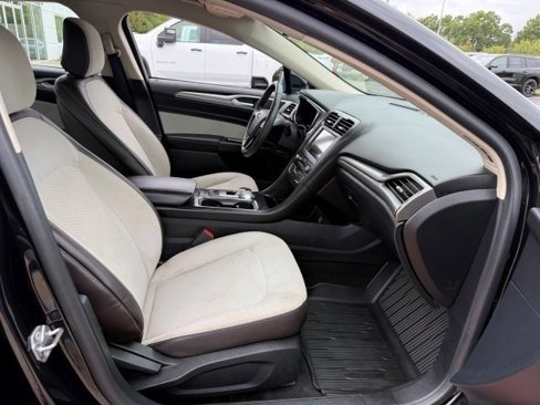 Used 2020 Ford Fusion SE w/ Equipment Group 151A image 21