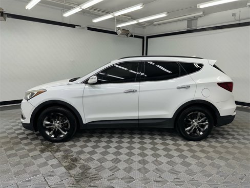 Used 2017 Hyundai Santa Fe Sport 2.0T image 2