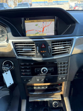 Used 2010 Mercedes-Benz E 550 4MATIC Sedan image 25