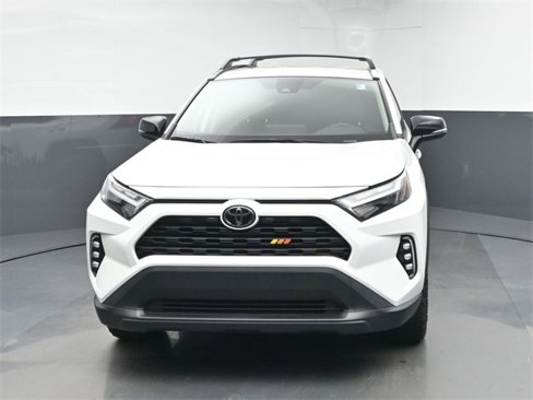 Used 2022 Toyota RAV4 XLE image 3